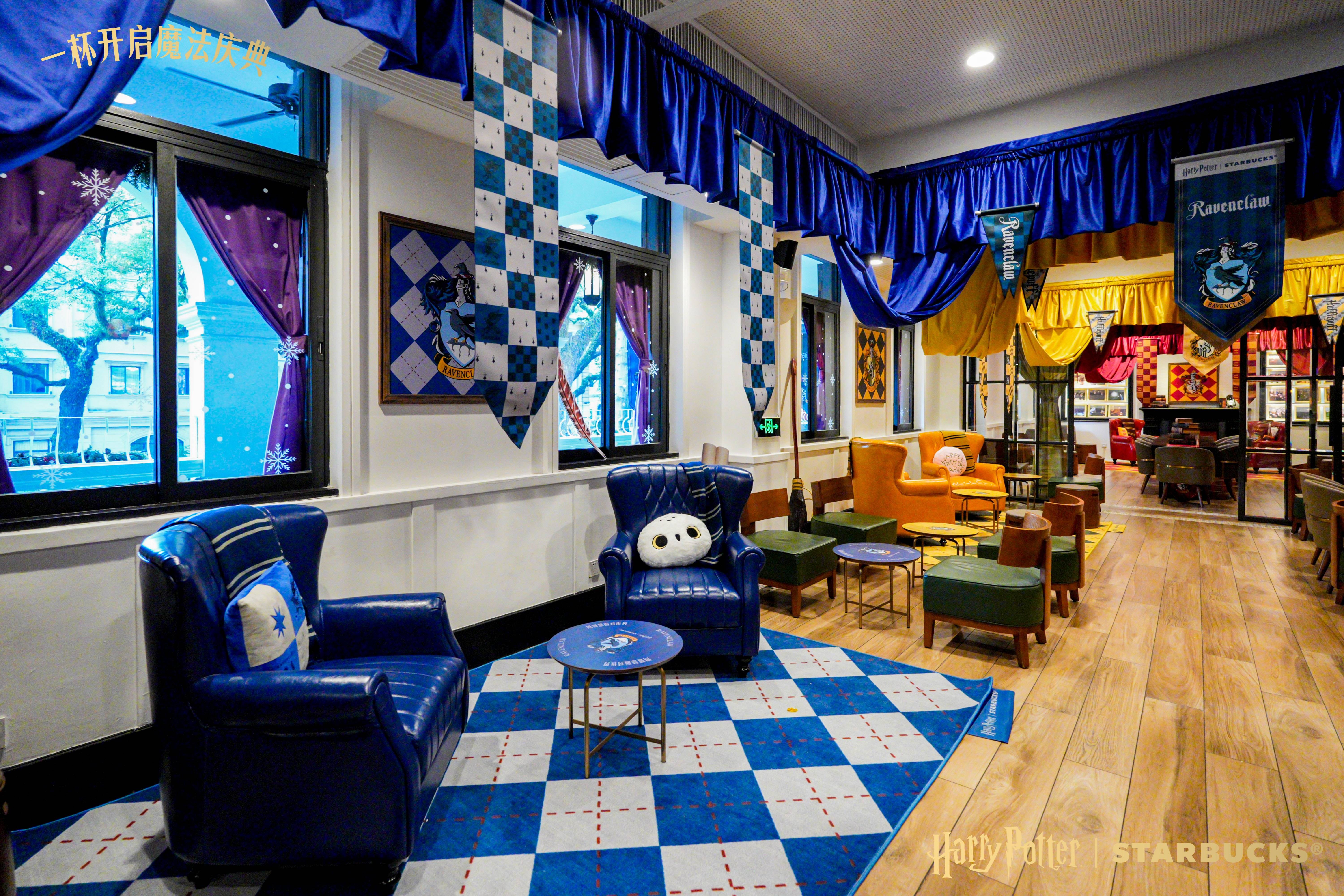 庆典系列登场创造节日“魔法”联结开元棋牌星巴克哈利·波特联名冬日(图3) 庆典系列登场创造节日“魔法”联结开元棋牌星巴克哈利·波特联名冬日(图3)